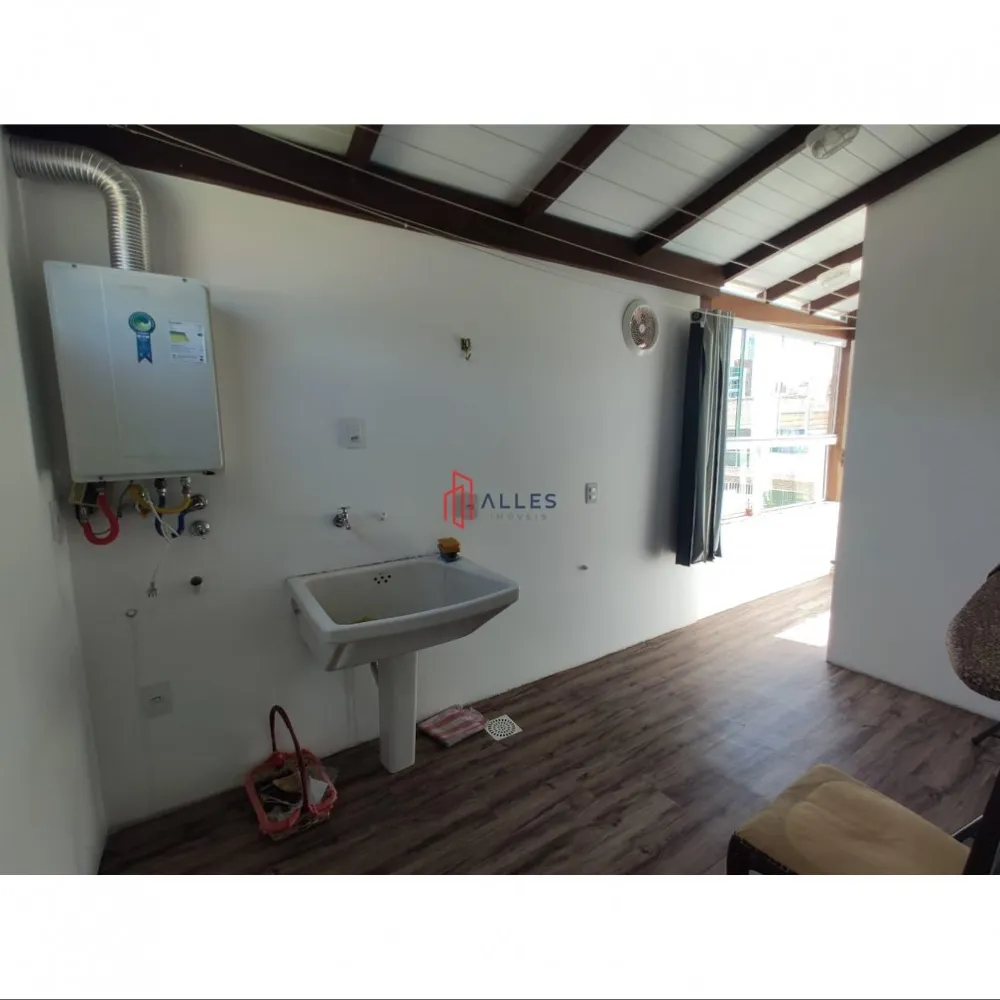 VENDE-SE  APARTAMENTO DIFERENCIADO EM BALNEÁRIO CAMBORIÚ/SC