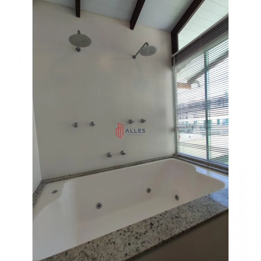 VENDE-SE  APARTAMENTO DIFERENCIADO EM BALNEÁRIO CAMBORIÚ/SC