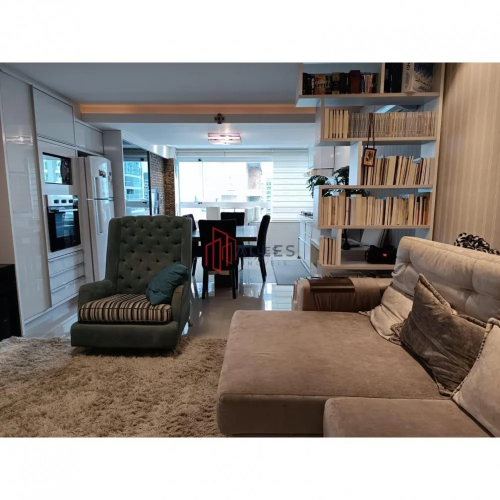 VENDE-SE APARTAMENTO MOBILIADO NA DESEJADA PRAIA BRAVA DE ITAJAÍ/SC