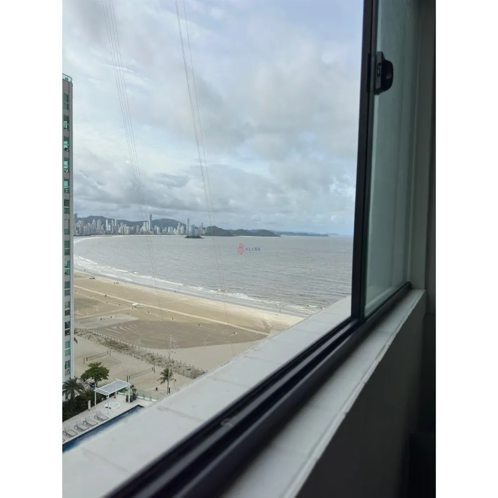 VENDE-SE FRENTE MAR LATERAL EM BALNEÁRIO CAMBORIÚ/SC