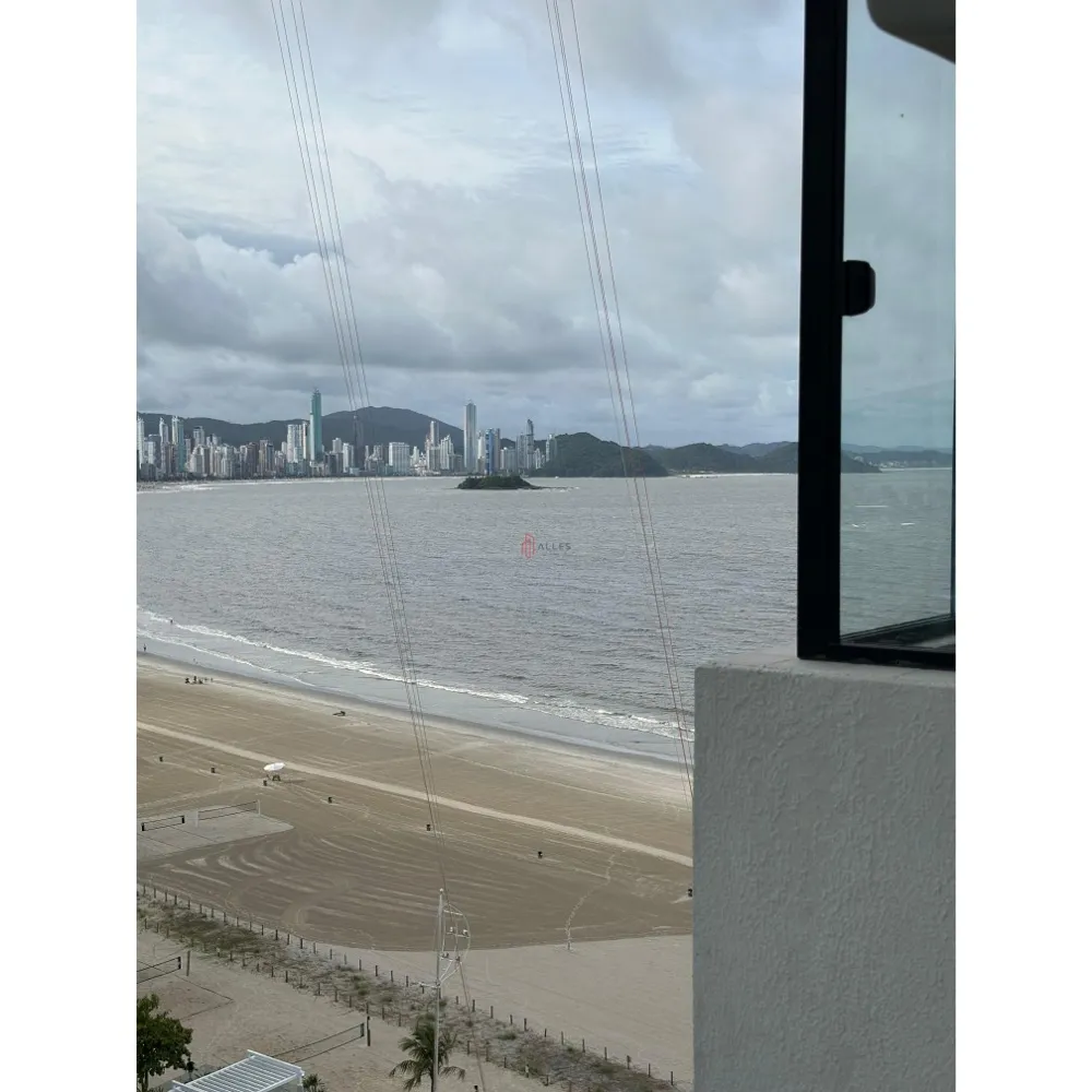 VENDE-SE FRENTE MAR LATERAL EM BALNEÁRIO CAMBORIÚ/SC