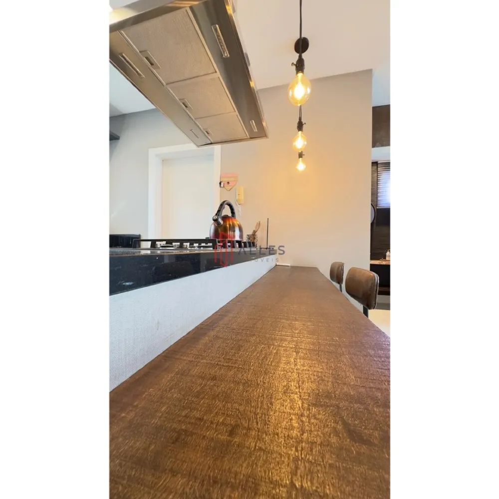 ALUGA-SE ANUAL APARTAMENTO NO CENTRO DE BALNEÁRIO CAMBORIÚ/SC