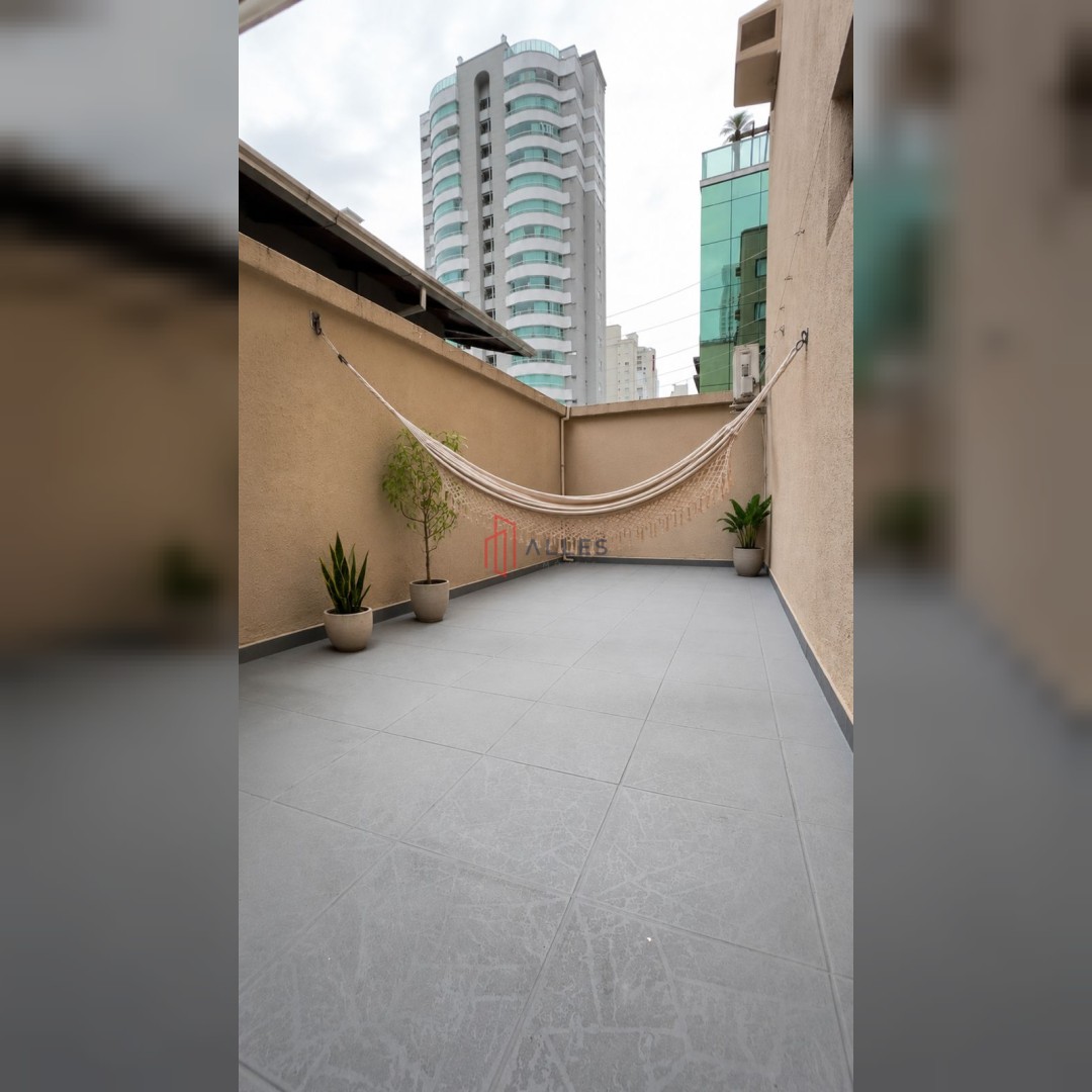 ALUGA-SE ANUAL APARTAMENTO DIFERENCIADO NO CENTRO DE  BALNEÁRIO CAMBORIÚ/SC