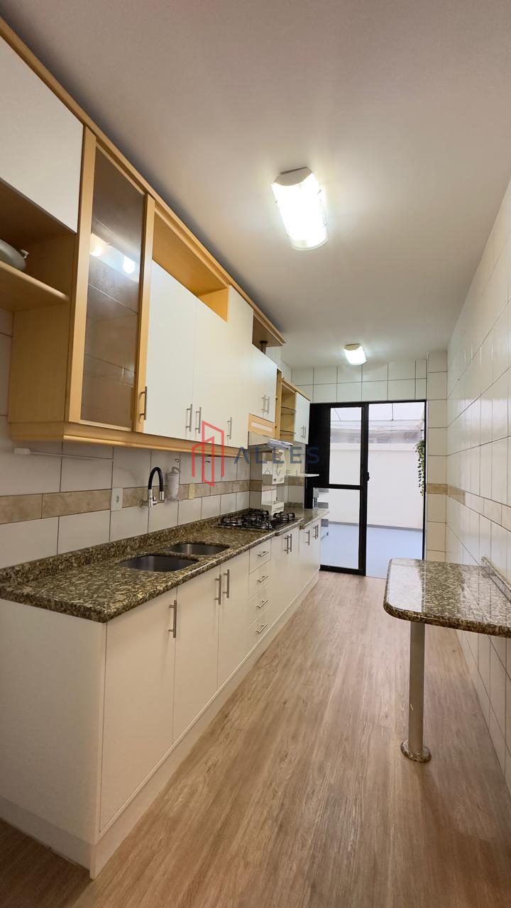 ALUGA-SE ANUAL APARTAMENTO DIFERENCIADO NO CENTRO DE  BALNEÁRIO CAMBORIÚ/SC