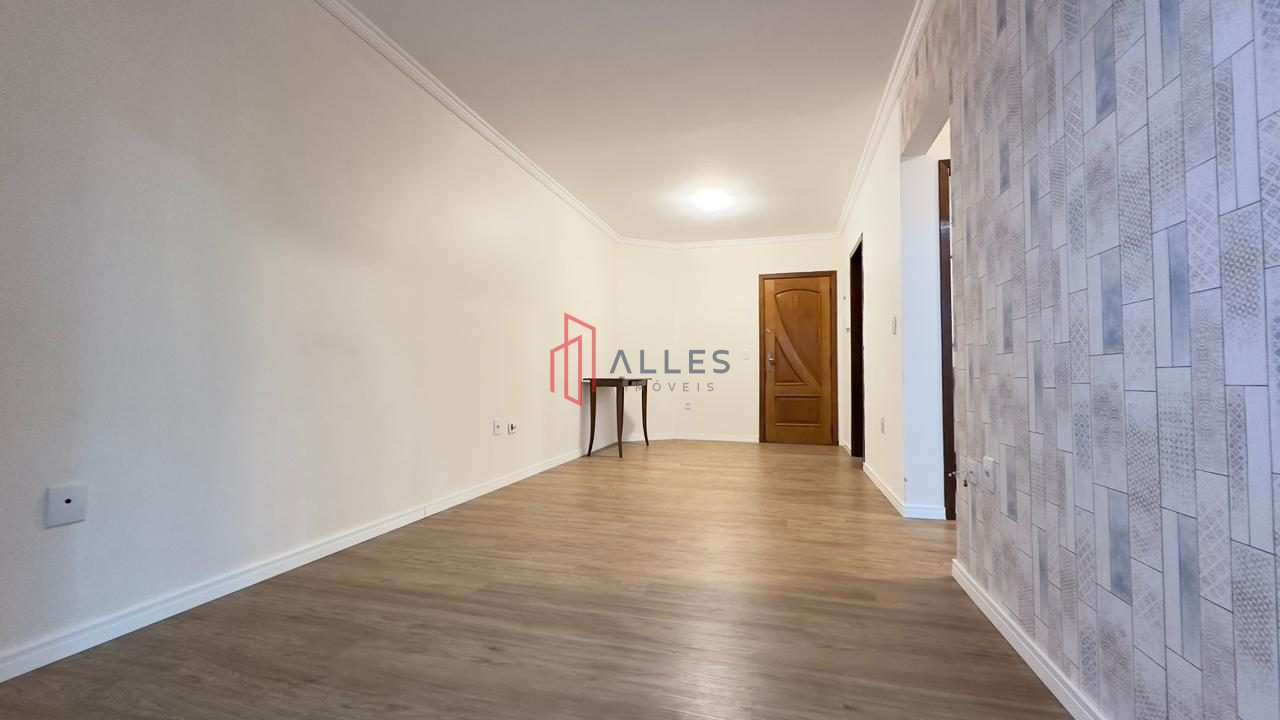 ALUGA-SE ANUAL APARTAMENTO DIFERENCIADO NO CENTRO DE  BALNEÁRIO CAMBORIÚ/SC