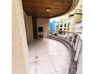 ALUGA-SE ANUAL APARTAMENTO DIFERENCIADO NO CENTRO DE BALNEÁRIO CAMBORIÚ/SC