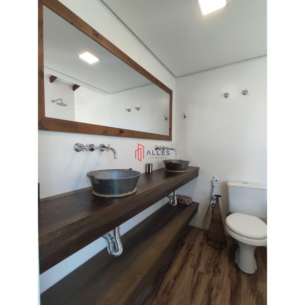 VENDE-SE  APARTAMENTO DIFERENCIADO EM BALNEÁRIO CAMBORIÚ/SC