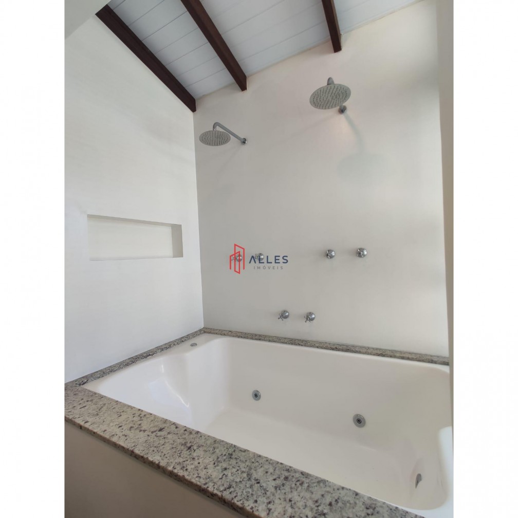VENDE-SE  APARTAMENTO DIFERENCIADO EM BALNEÁRIO CAMBORIÚ/SC