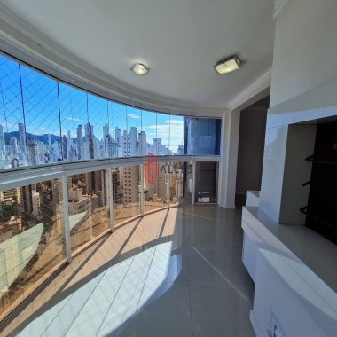 ALUGA-SE ANUAL APARTAMENTO ALTO PADRÃO NO CENTRO DE BALNEÁRIO CAMBORIÚ/SC