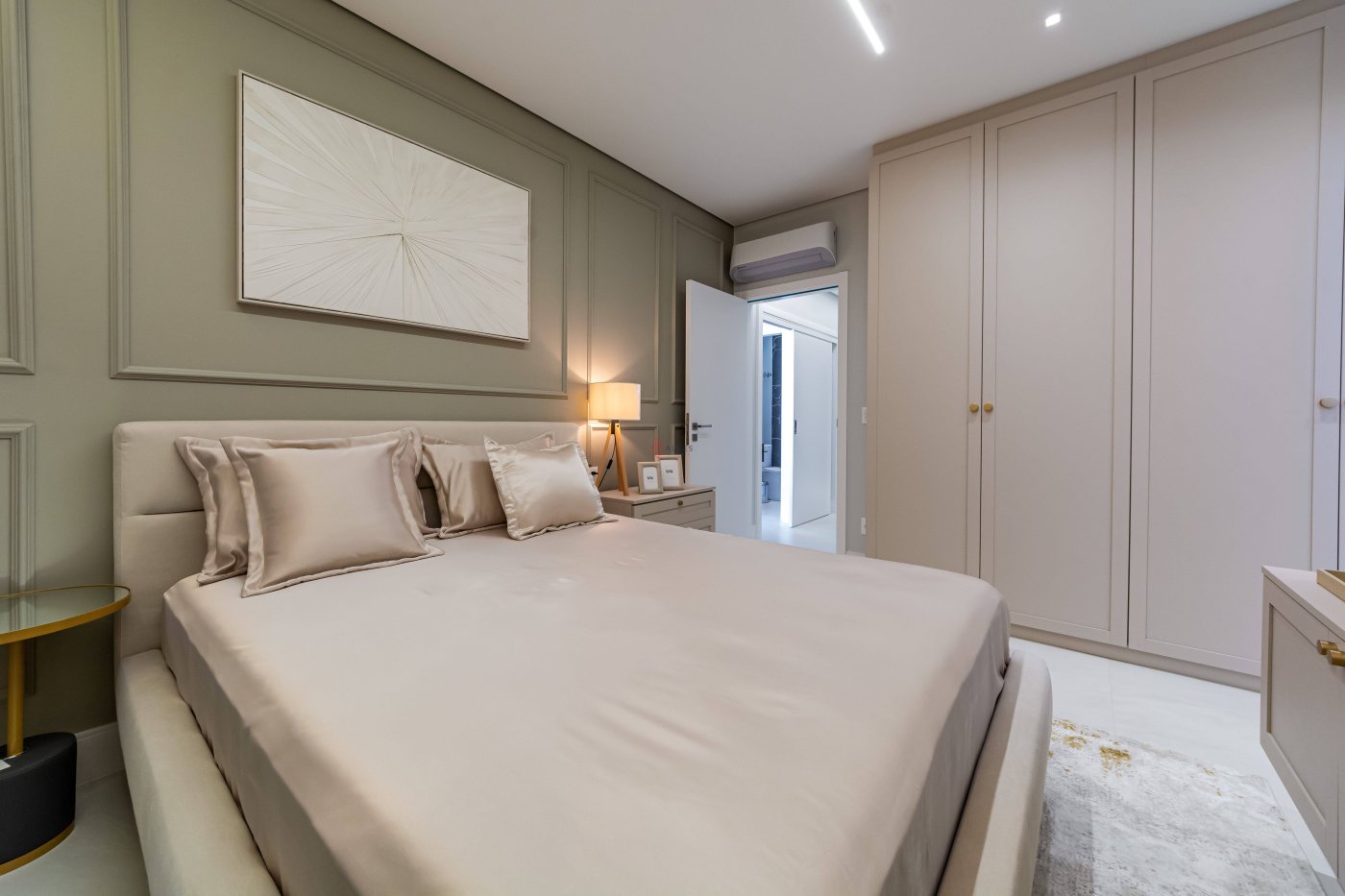 VENDE-SE APARTAMENTO ALTO PADRÃO EM BALNEÁRIO CAMBORIÚ/SC
