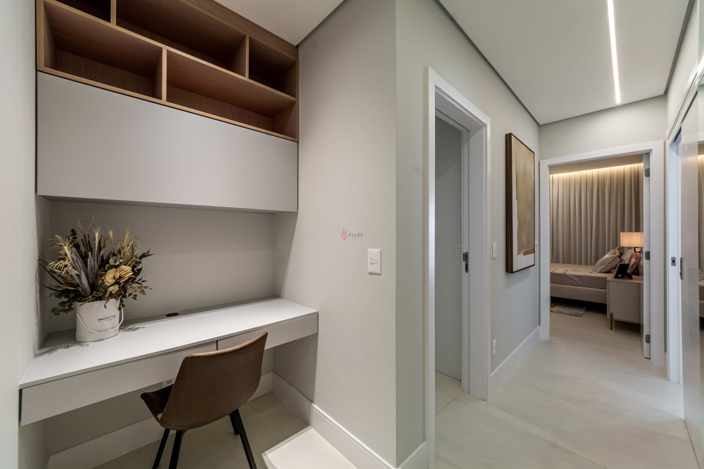 VENDE-SE APARTAMENTO ALTO PADRÃO EM BALNEÁRIO CAMBORIÚ/SC