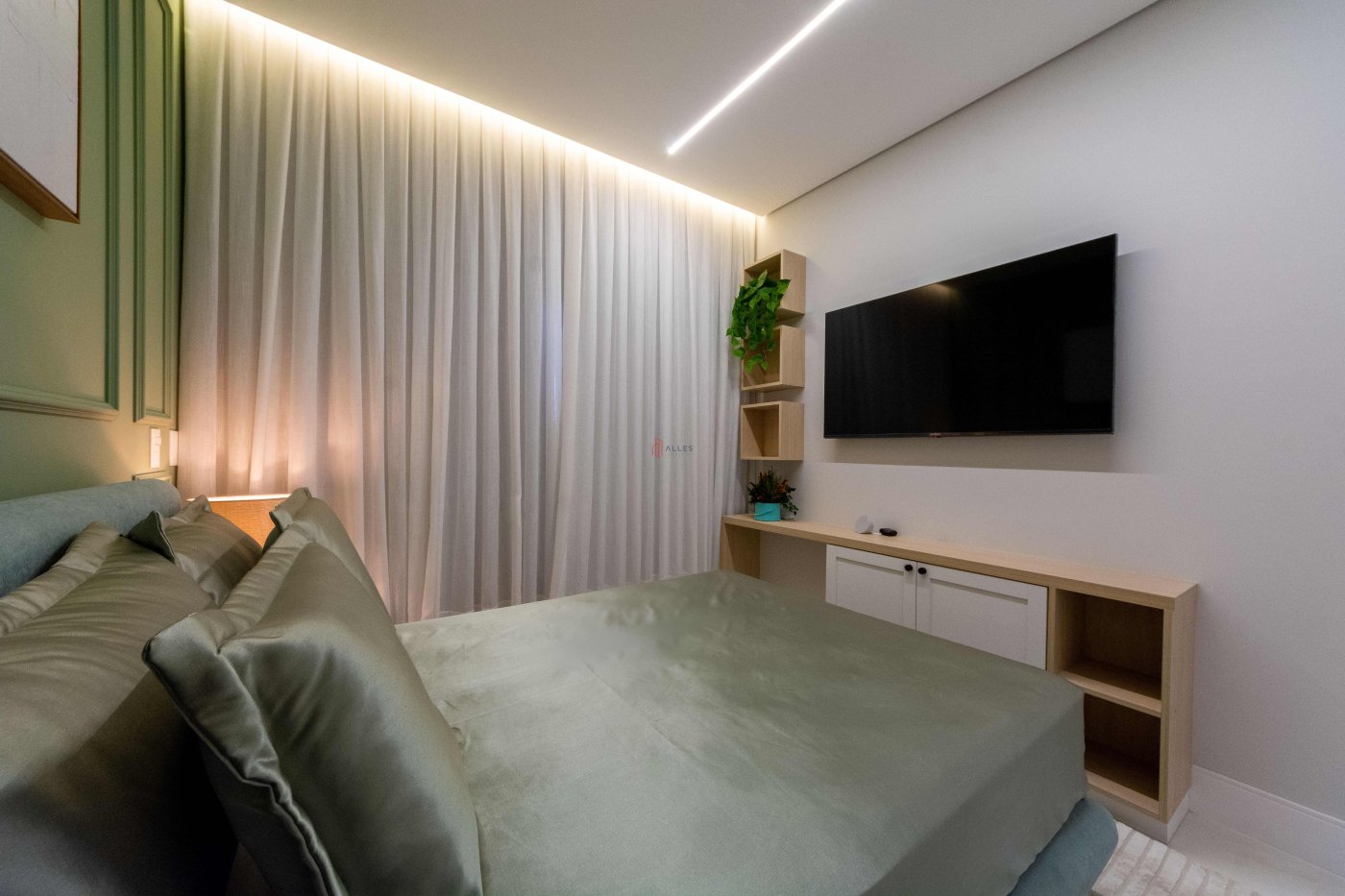 VENDE-SE APARTAMENTO ALTO PADRÃO EM BALNEÁRIO CAMBORIÚ/SC