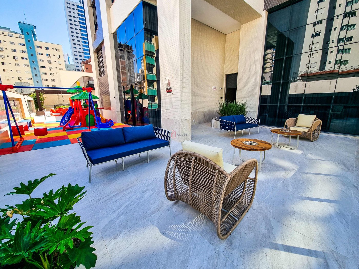 VENDE-SE APARTAMENTO ALTO PADRÃO EM BALNEÁRIO CAMBORIÚ/SC