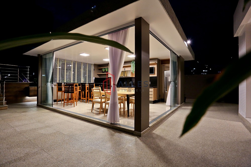 ALUGA-SE ANUAL APARTAMENTO ALTO PADRÃO NO CENTRO DE BALNEÁRIO CAMBORIÚ/SC