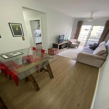 ALUGA-SE ANUAL APARTAMENTO NO CENTRO DE BALNEÁRIO CAMBORIÚ/SC