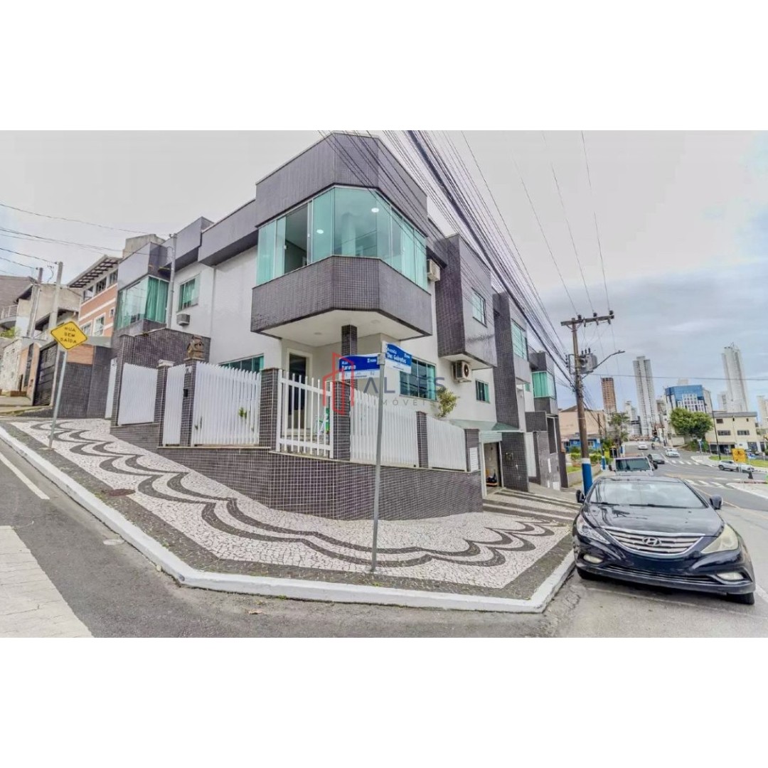 🏡 VENDE-SE SOBRADO NO BAIRRO ARIRIBÁ – BALNEÁRIO CAMBORIÚ/SC