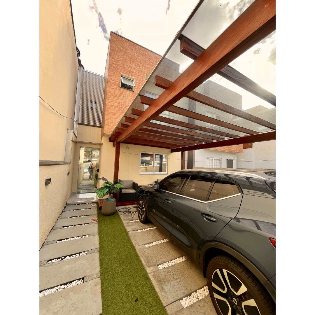 SOBRADO ALTO PADRÃO MOBILIADO | BAIRRO DA BARRA – BALNEÁRIO CAMBORIÚ/SC