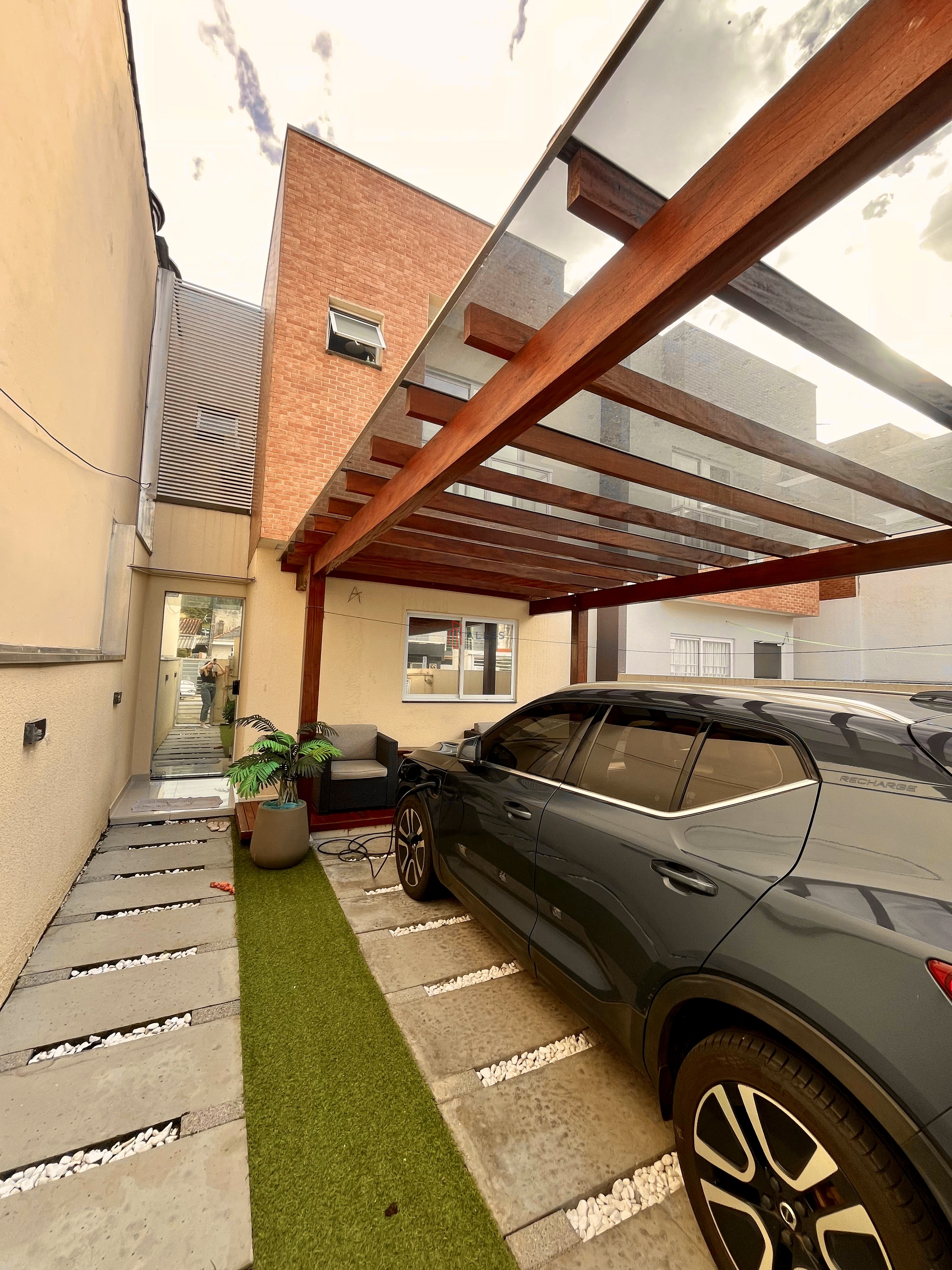 SOBRADO ALTO PADRÃO MOBILIADO | BAIRRO DA BARRA – BALNEÁRIO CAMBORIÚ/SC