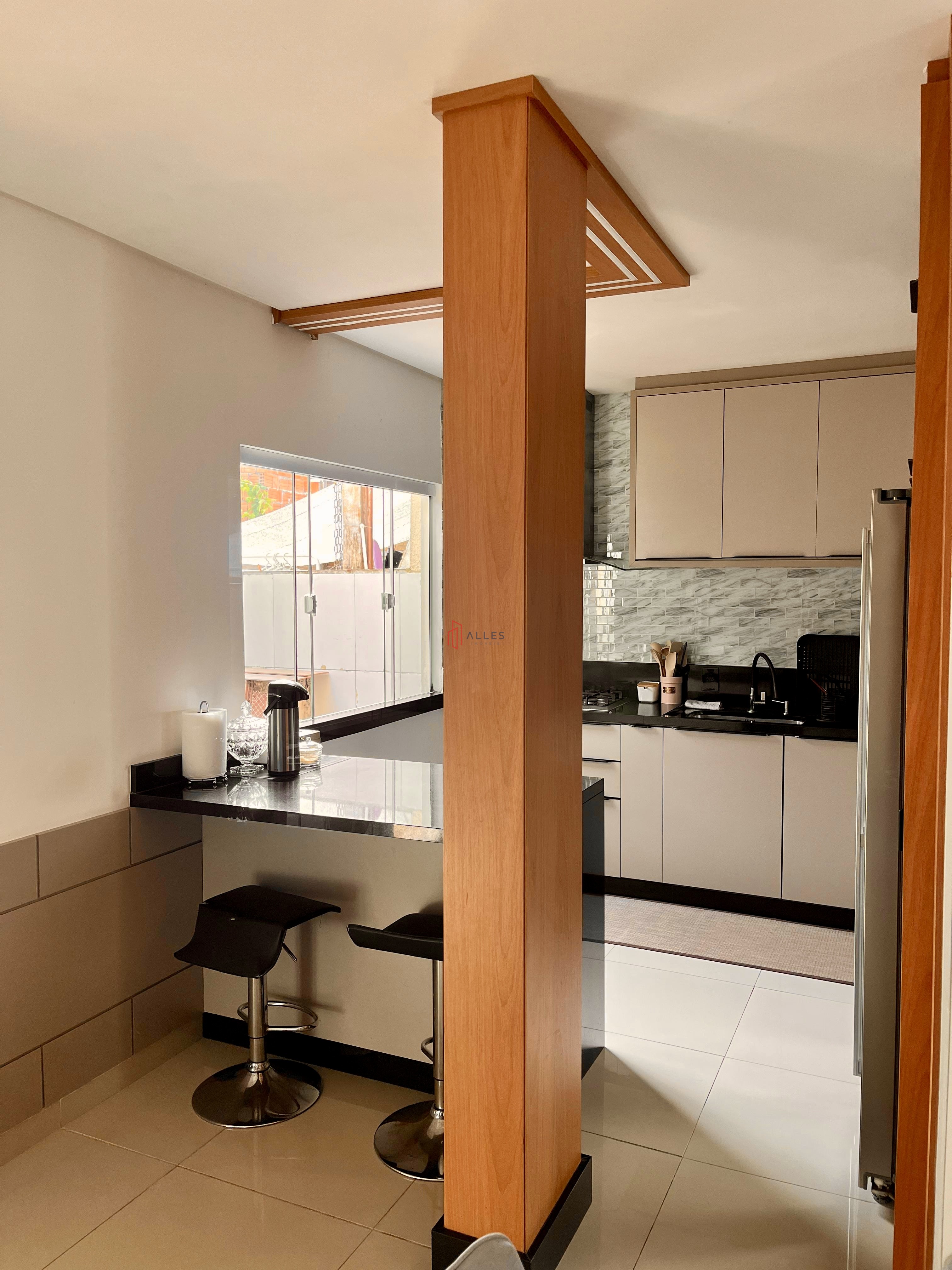 SOBRADO ALTO PADRÃO MOBILIADO | BAIRRO DA BARRA – BALNEÁRIO CAMBORIÚ/SC