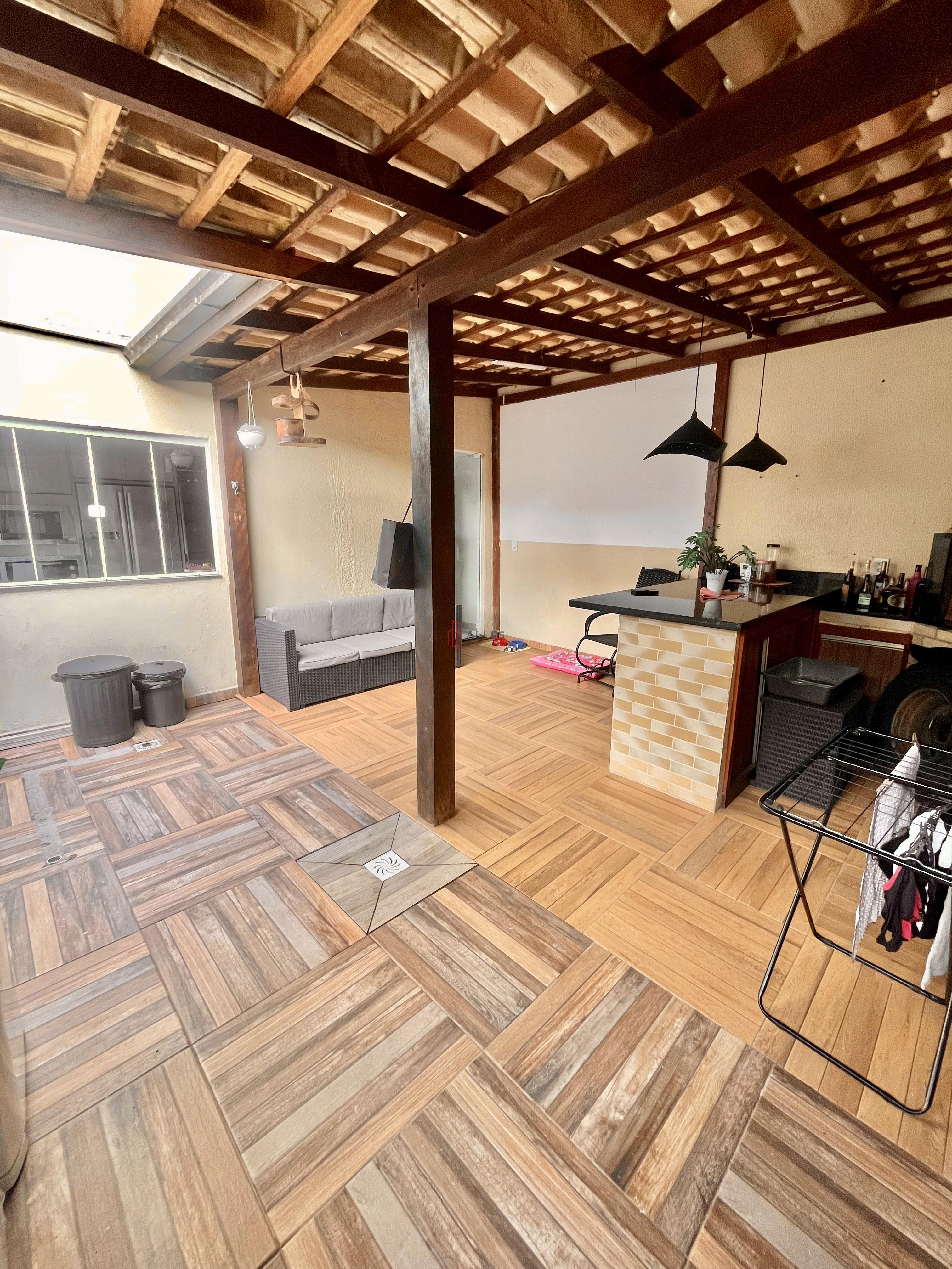 SOBRADO ALTO PADRÃO MOBILIADO | BAIRRO DA BARRA – BALNEÁRIO CAMBORIÚ/SC