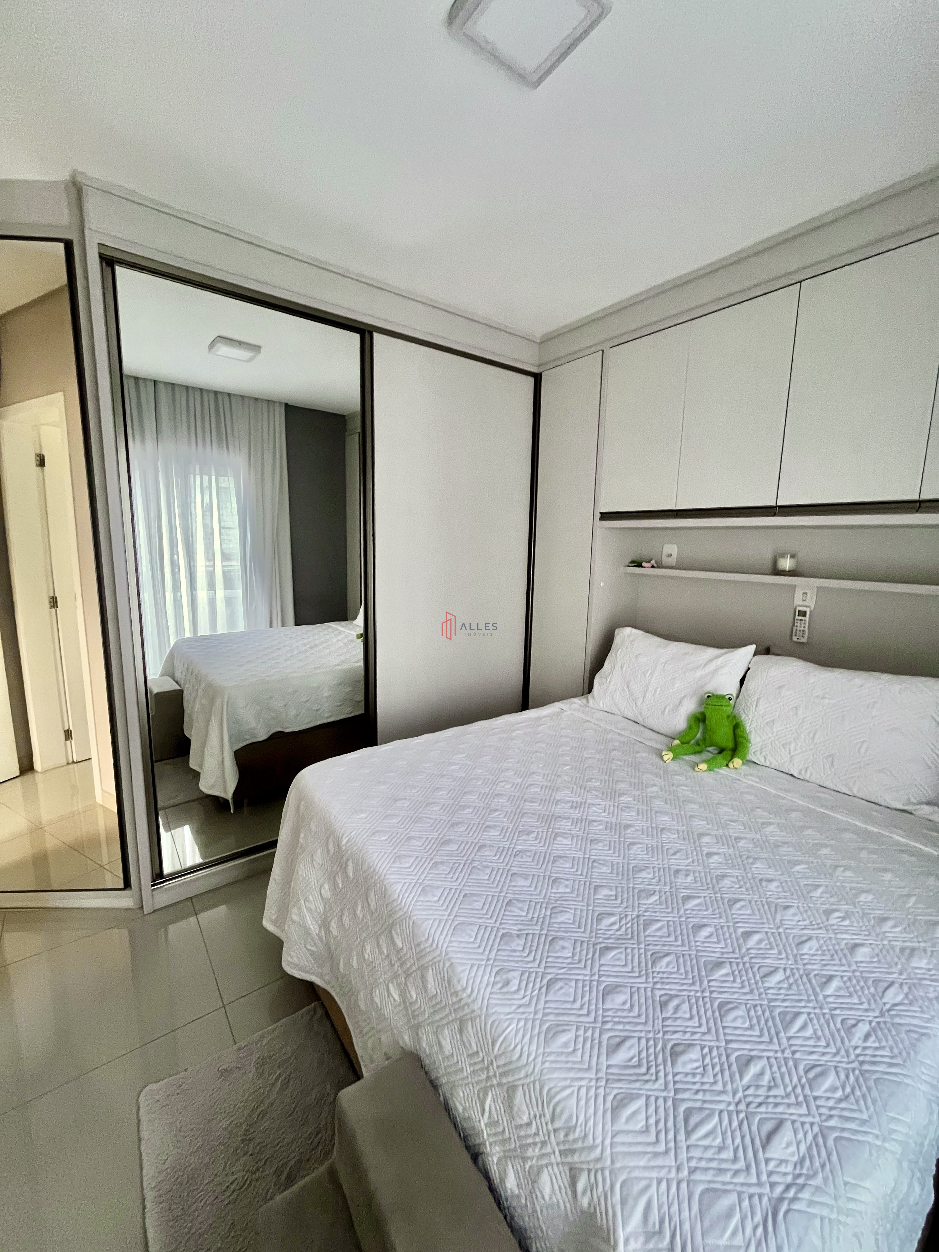 SOBRADO ALTO PADRÃO MOBILIADO | BAIRRO DA BARRA – BALNEÁRIO CAMBORIÚ/SC