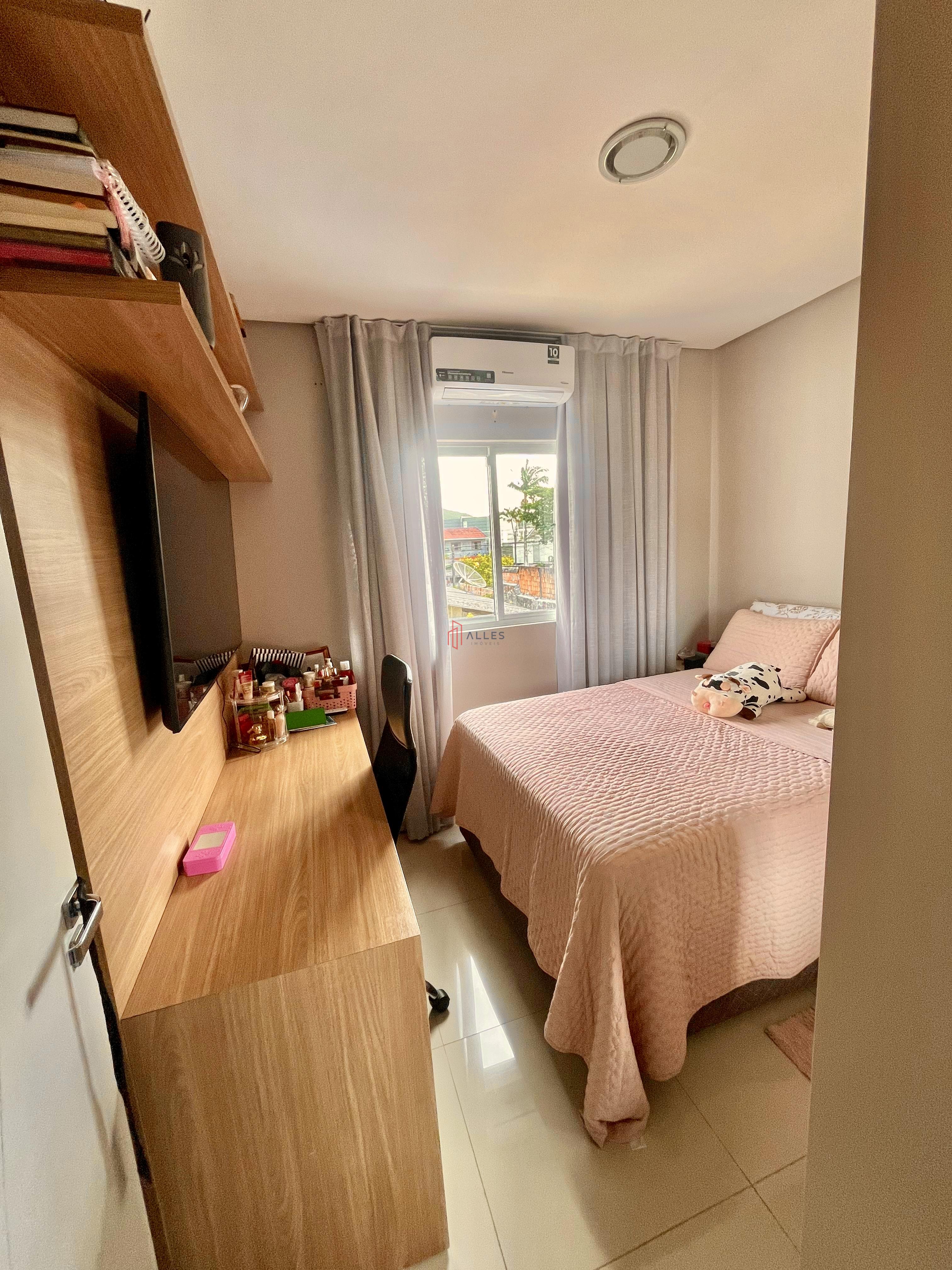 SOBRADO ALTO PADRÃO MOBILIADO | BAIRRO DA BARRA – BALNEÁRIO CAMBORIÚ/SC