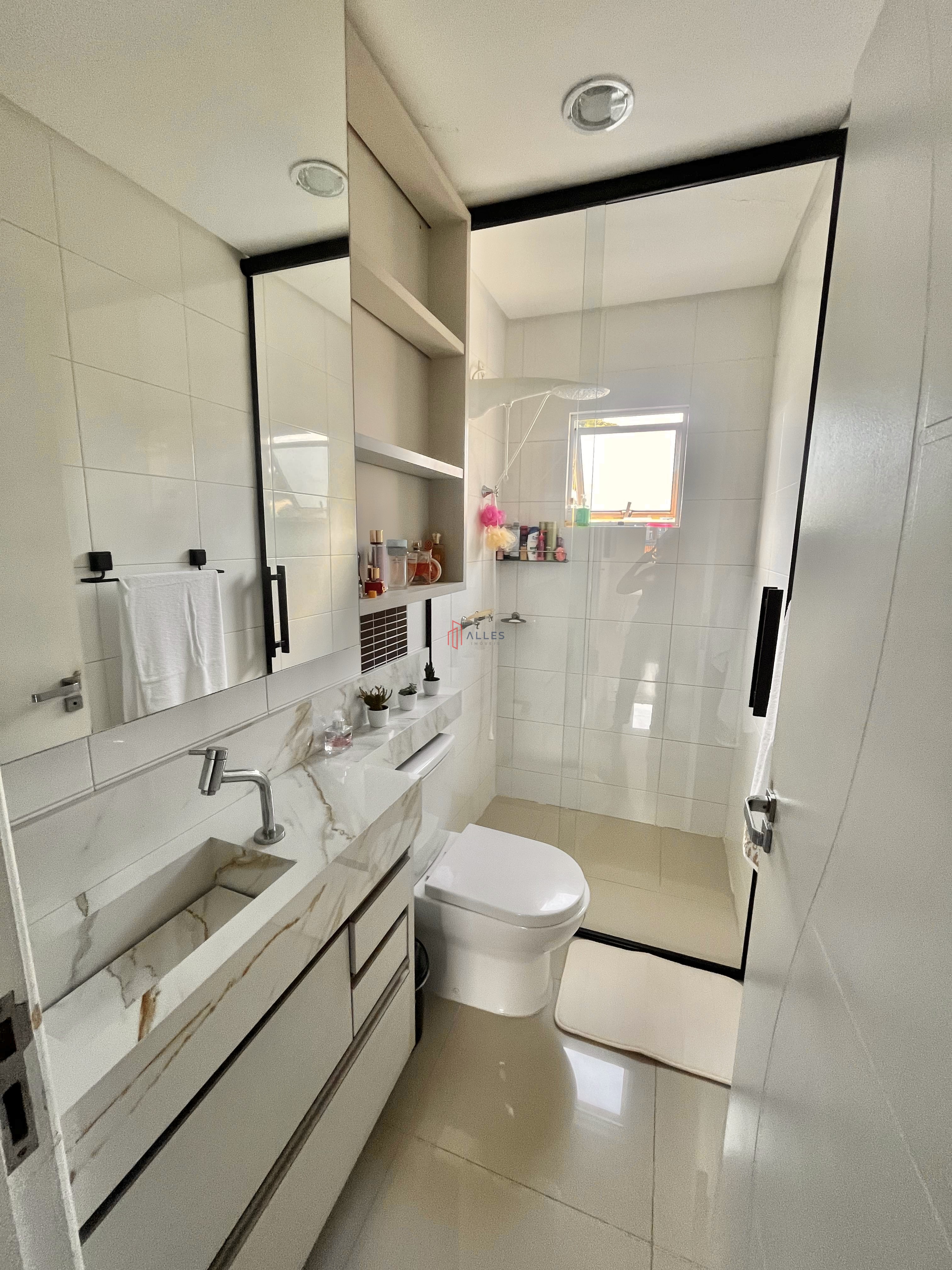 SOBRADO ALTO PADRÃO MOBILIADO | BAIRRO DA BARRA – BALNEÁRIO CAMBORIÚ/SC