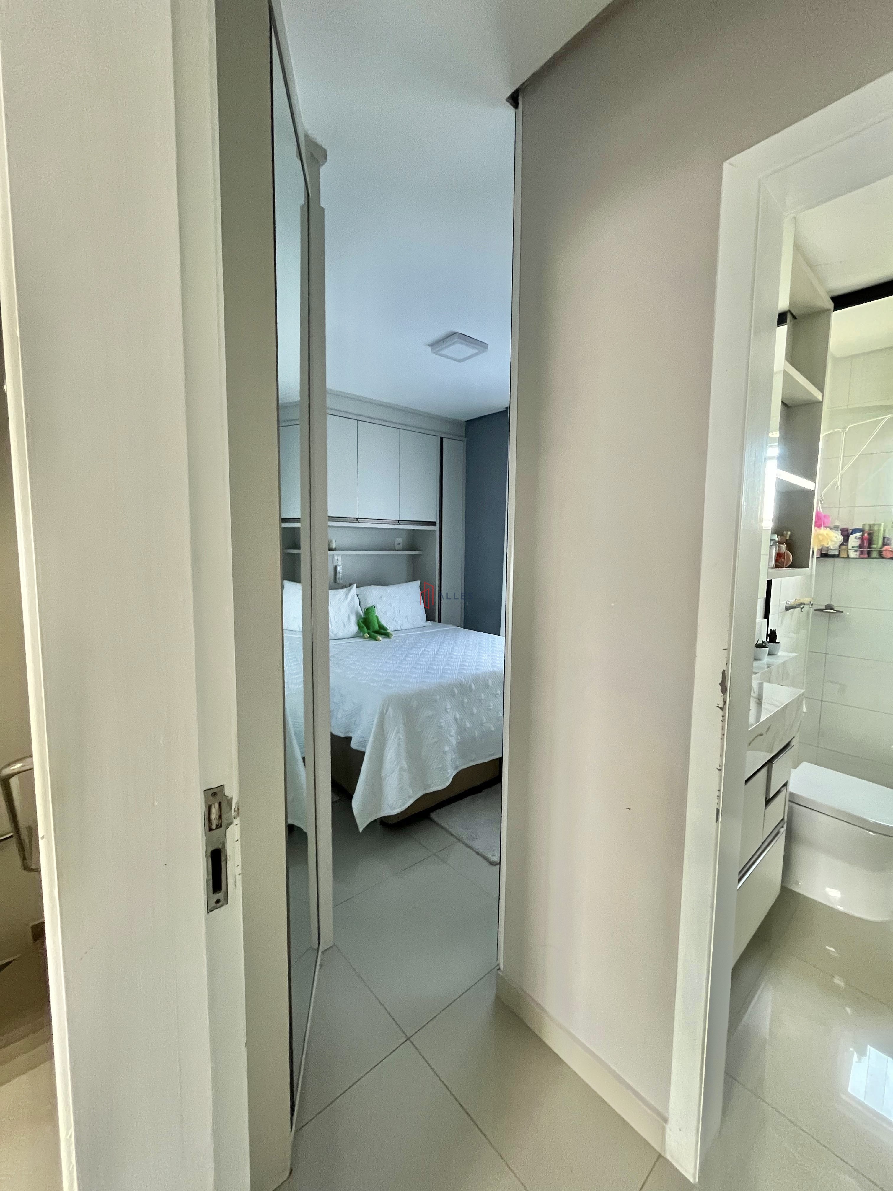 SOBRADO ALTO PADRÃO MOBILIADO | BAIRRO DA BARRA – BALNEÁRIO CAMBORIÚ/SC