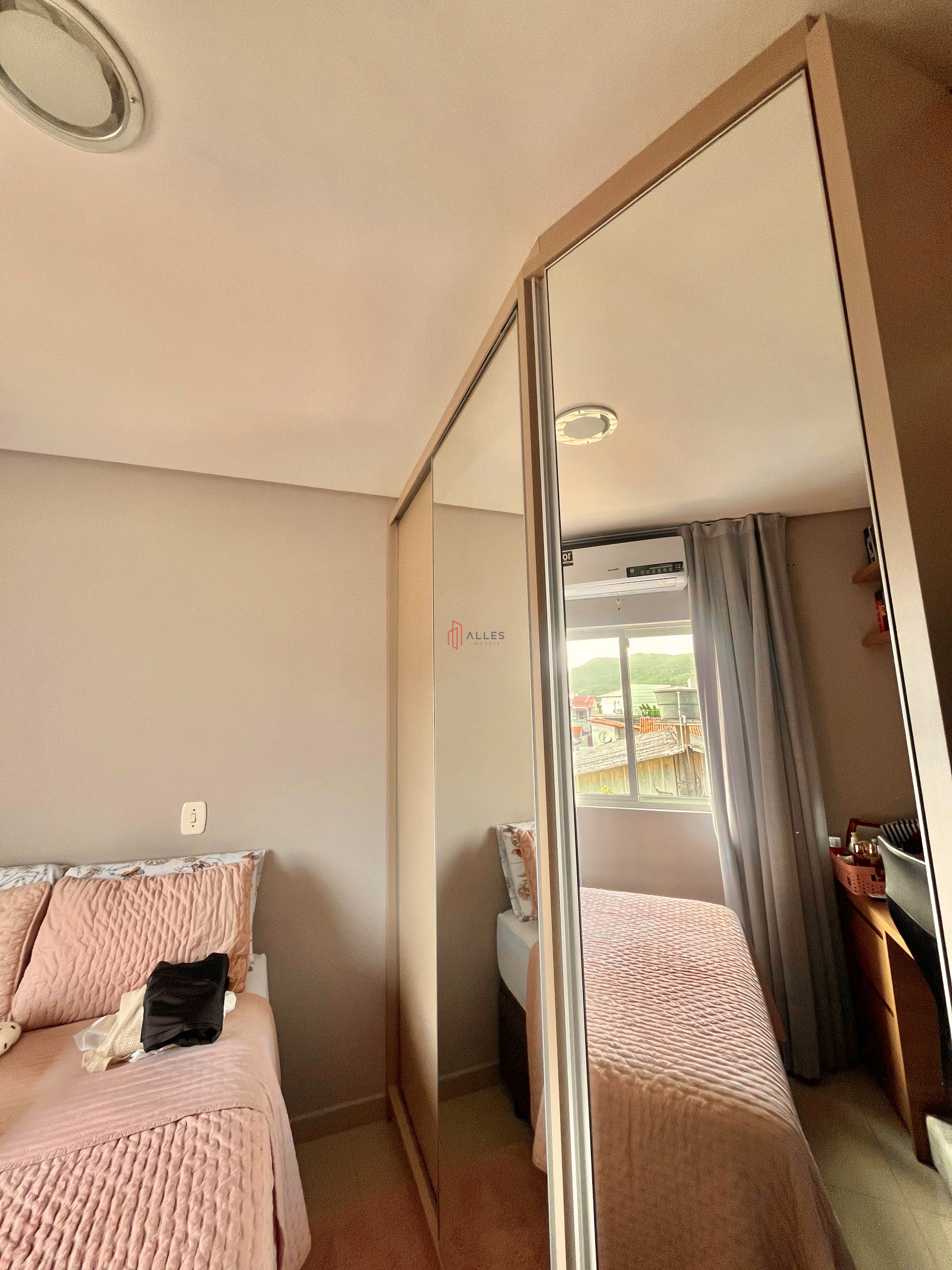 SOBRADO ALTO PADRÃO MOBILIADO | BAIRRO DA BARRA – BALNEÁRIO CAMBORIÚ/SC