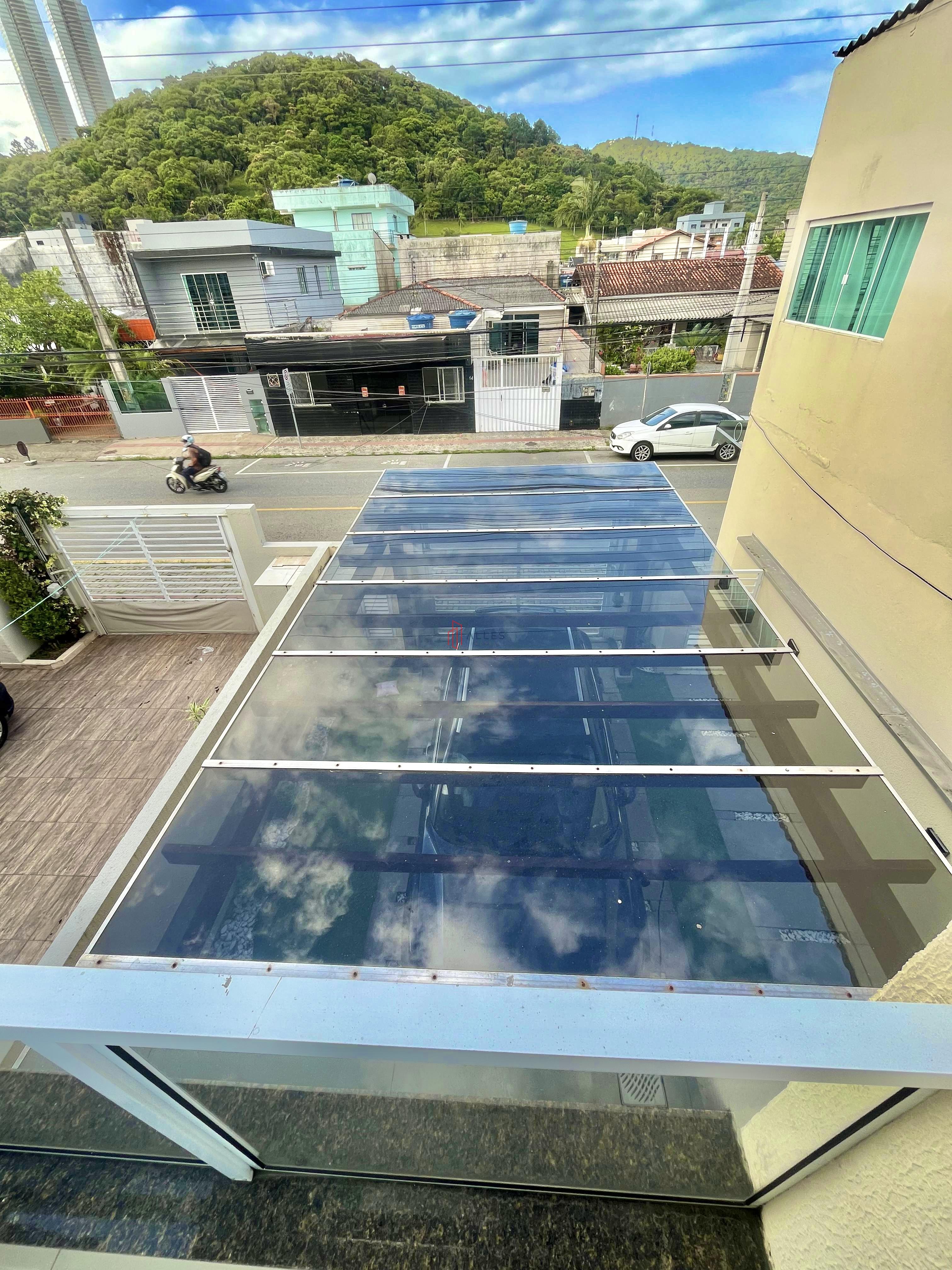 SOBRADO ALTO PADRÃO MOBILIADO | BAIRRO DA BARRA – BALNEÁRIO CAMBORIÚ/SC