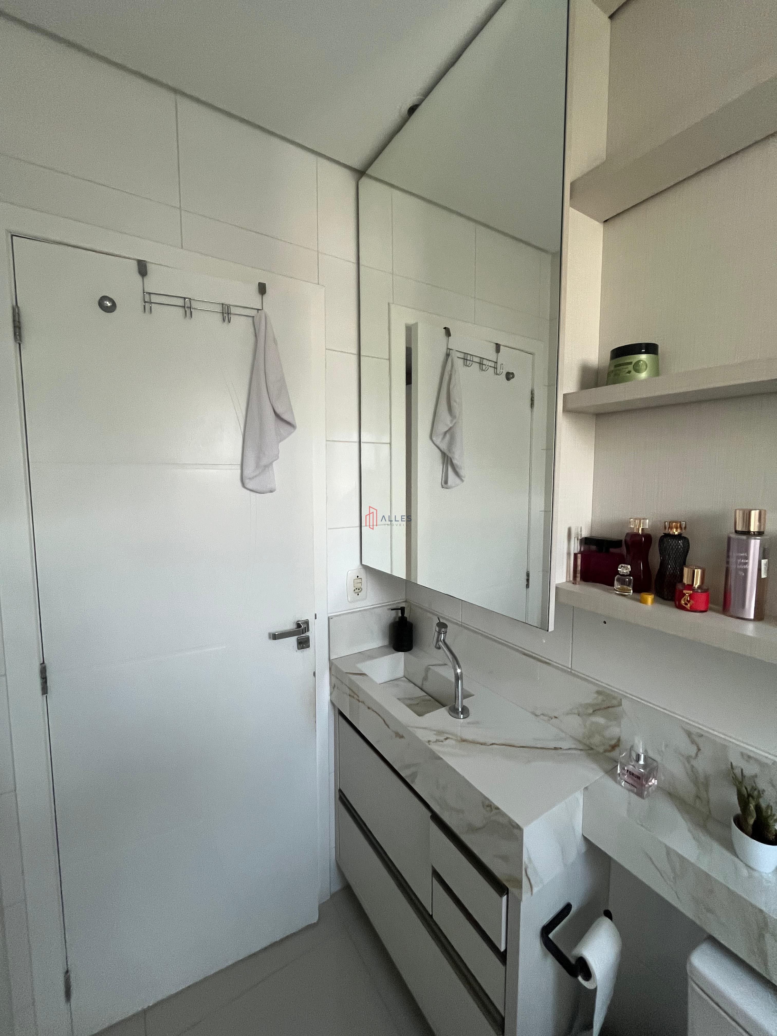 SOBRADO ALTO PADRÃO MOBILIADO | BAIRRO DA BARRA – BALNEÁRIO CAMBORIÚ/SC