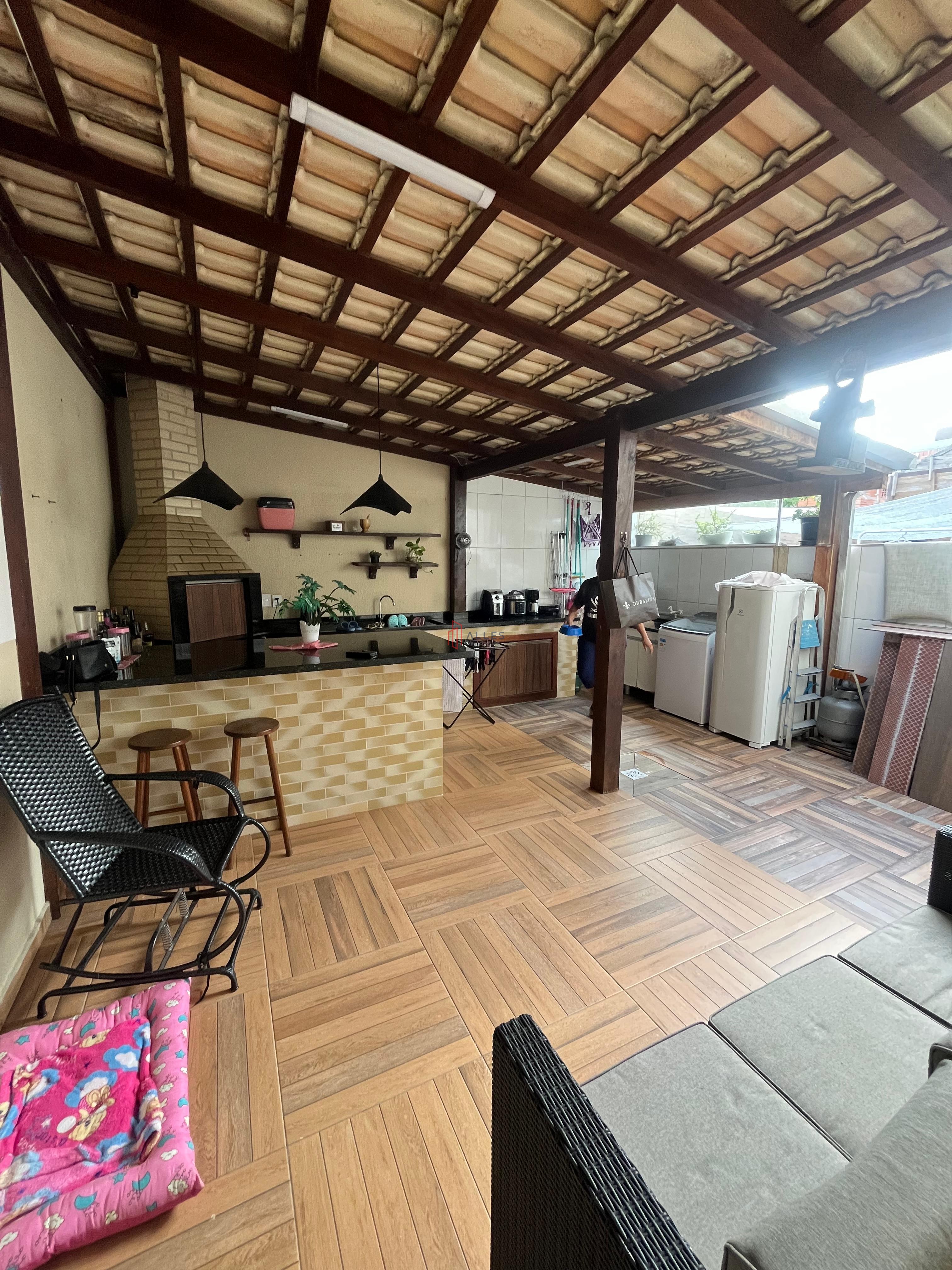 SOBRADO ALTO PADRÃO MOBILIADO | BAIRRO DA BARRA – BALNEÁRIO CAMBORIÚ/SC