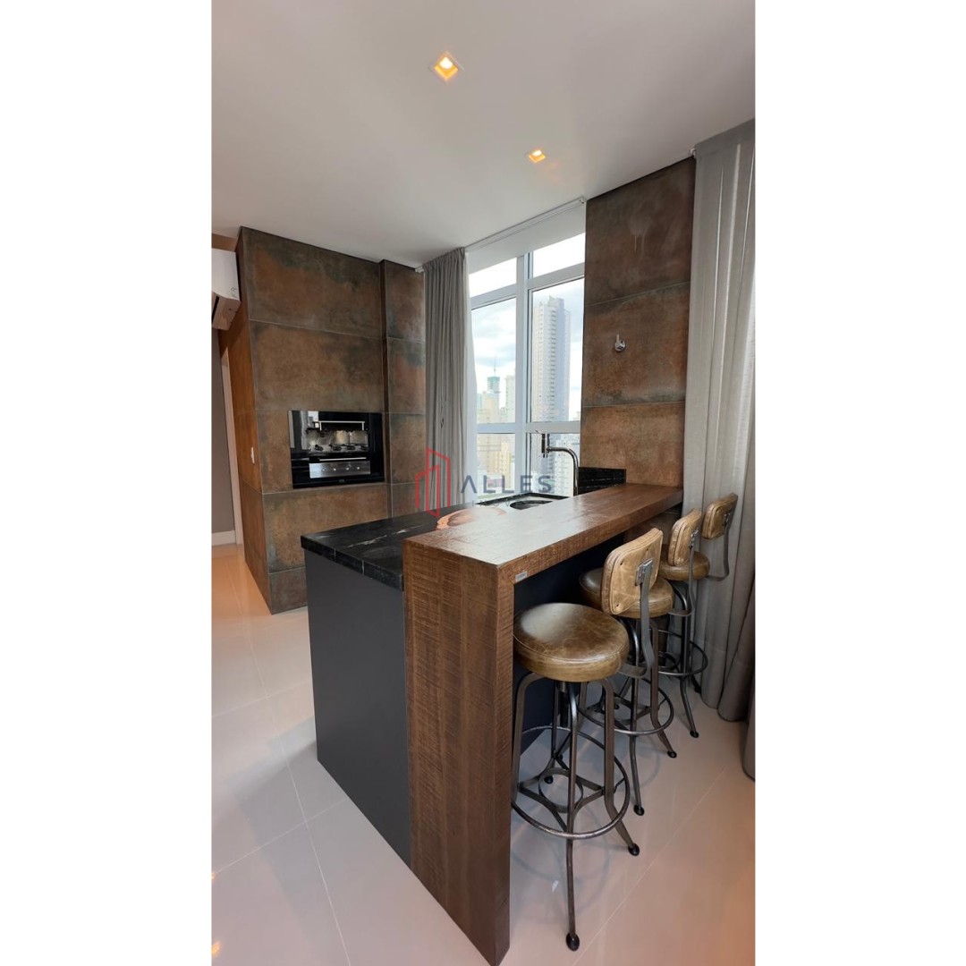 ALUGA-SE ANUAL APARTAMENTO NO CENTRO DE BALNEÁRIO CAMBORIÚ/SC