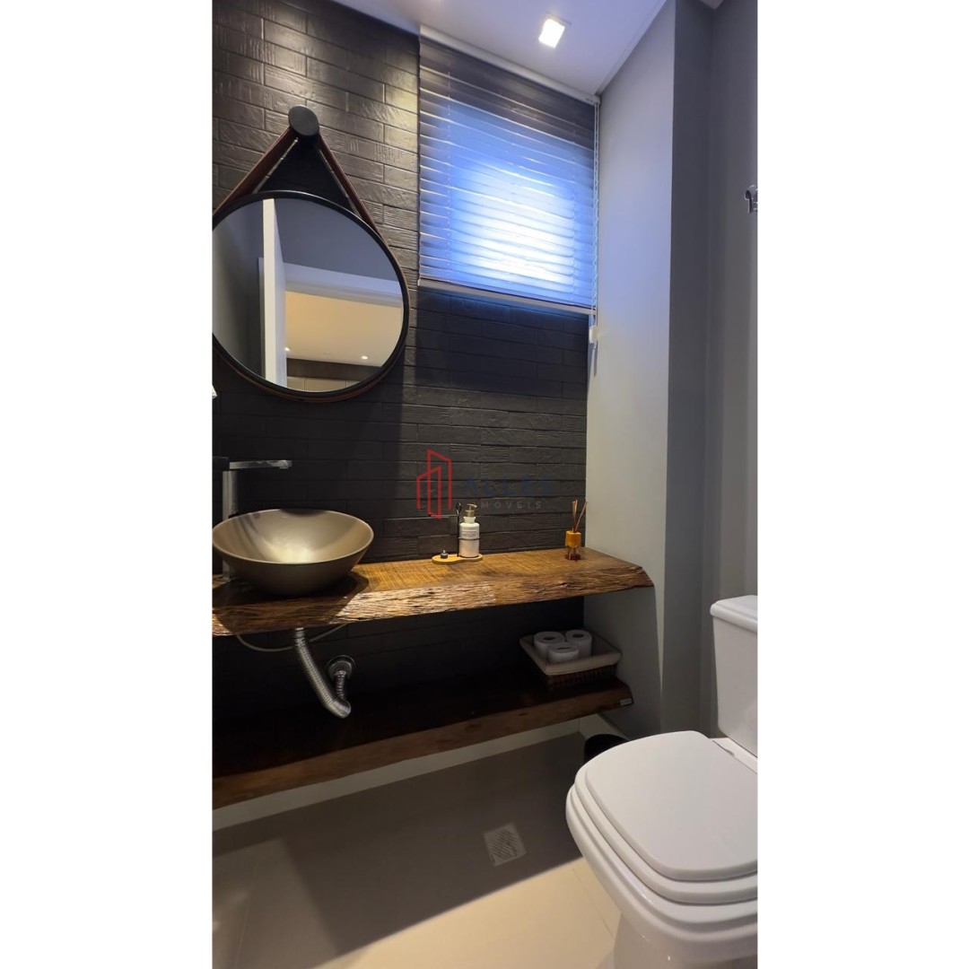 ALUGA-SE ANUAL APARTAMENTO NO CENTRO DE BALNEÁRIO CAMBORIÚ/SC