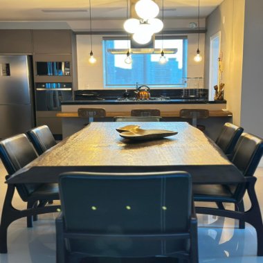 ALUGA-SE ANUAL APARTAMENTO NO CENTRO DE BALNEÁRIO CAMBORIÚ/SC