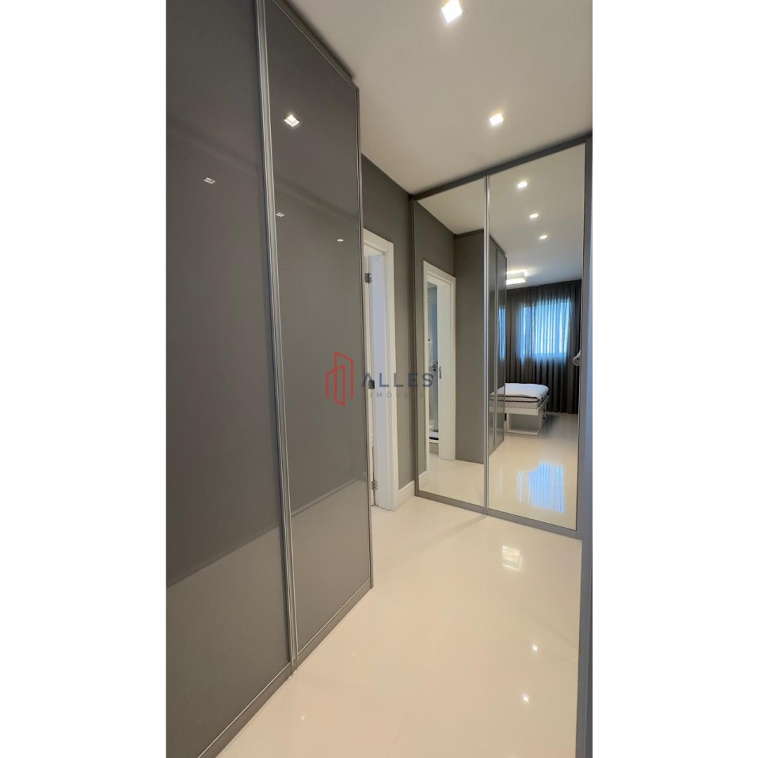 ALUGA-SE ANUAL APARTAMENTO NO CENTRO DE BALNEÁRIO CAMBORIÚ/SC