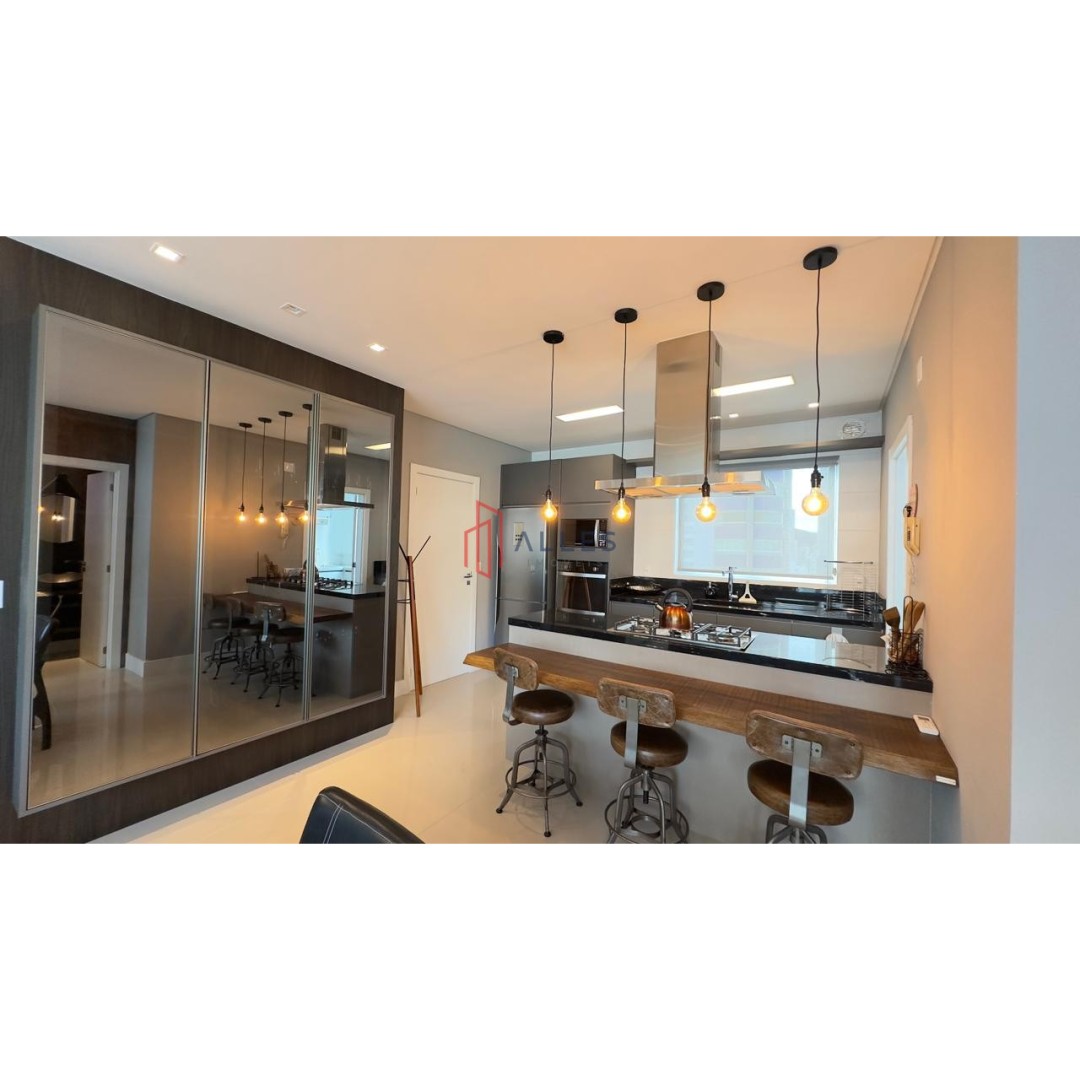 ALUGA-SE ANUAL APARTAMENTO NO CENTRO DE BALNEÁRIO CAMBORIÚ/SC