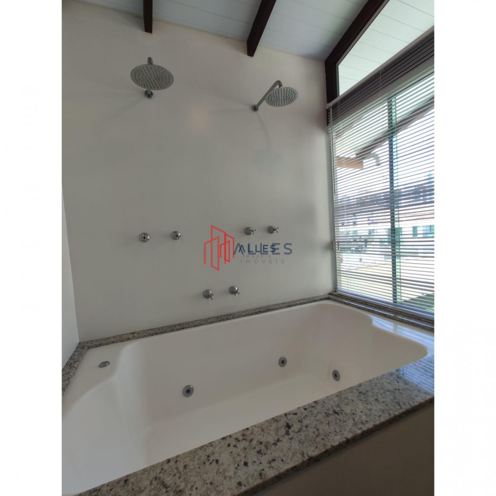 ALUGA-SE APARTAMENTO DIFERENCIADO EM BALNEÁRIO CAMBORIÚ/SC