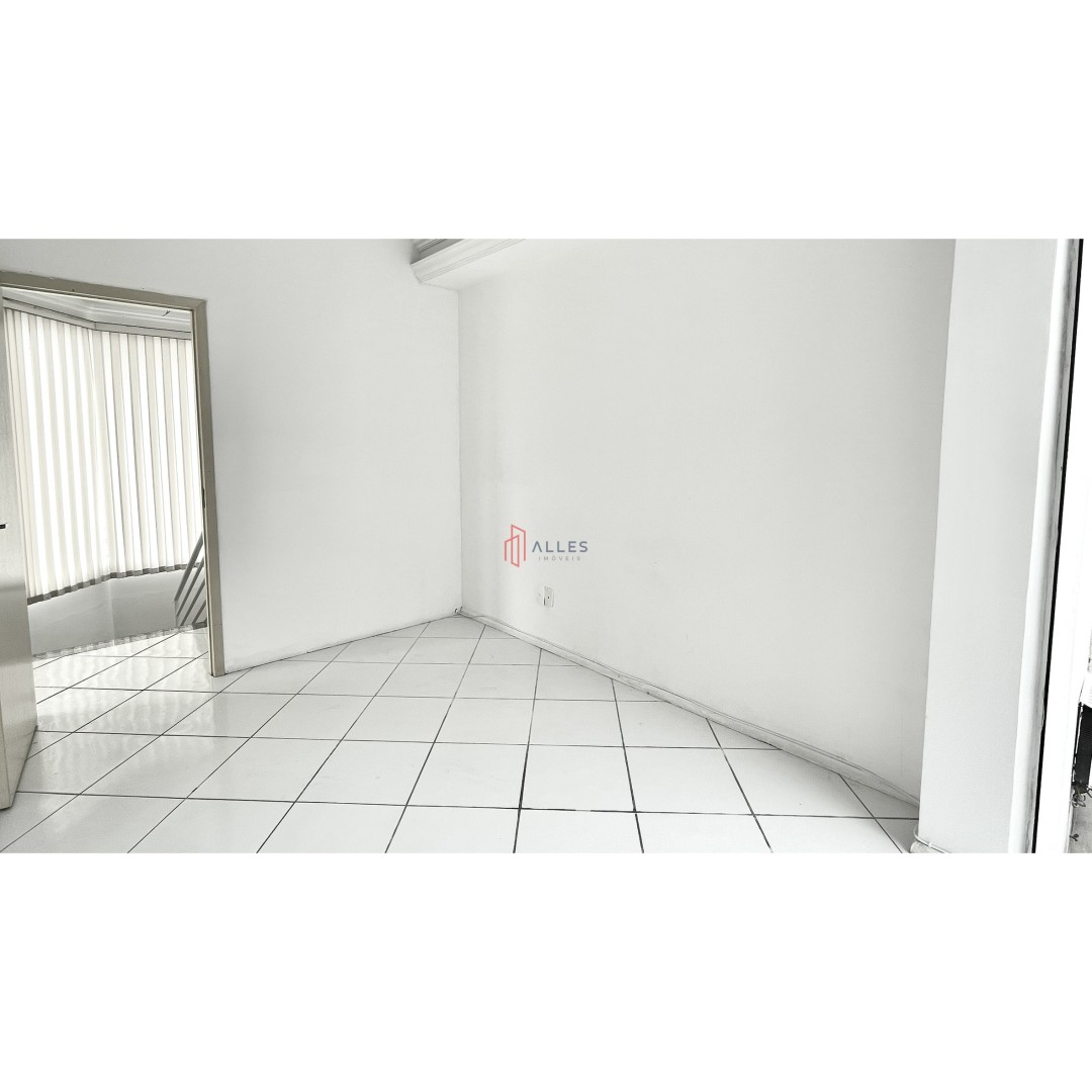 🏡✨ ALUGA-SE ANUAL | CASA COM PISCINA NO CENTRO DE BALNEÁRIO CAMBORIÚ/SC ✨🏡