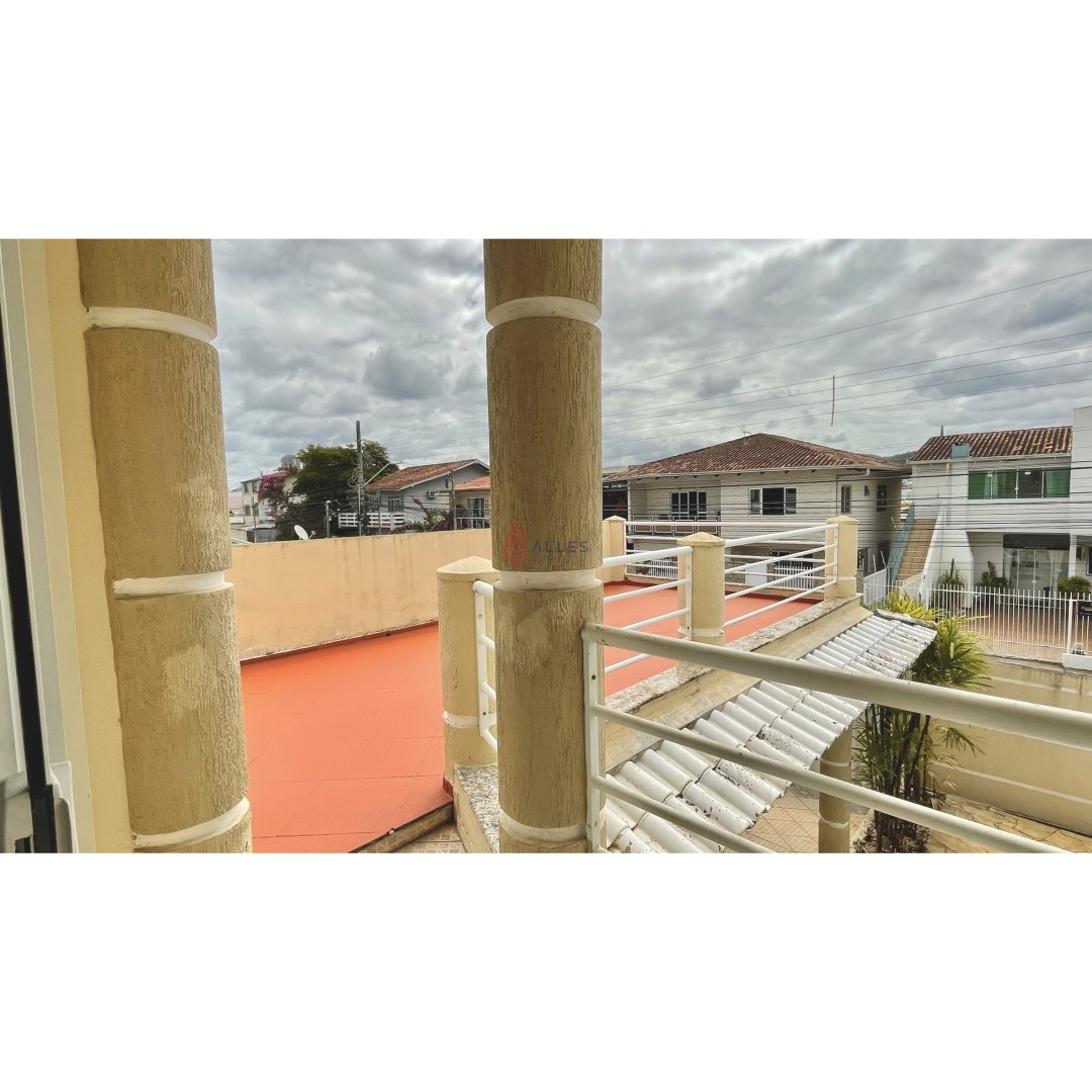 🏡✨ ALUGA-SE ANUAL | CASA COM PISCINA NO CENTRO DE BALNEÁRIO CAMBORIÚ/SC ✨🏡