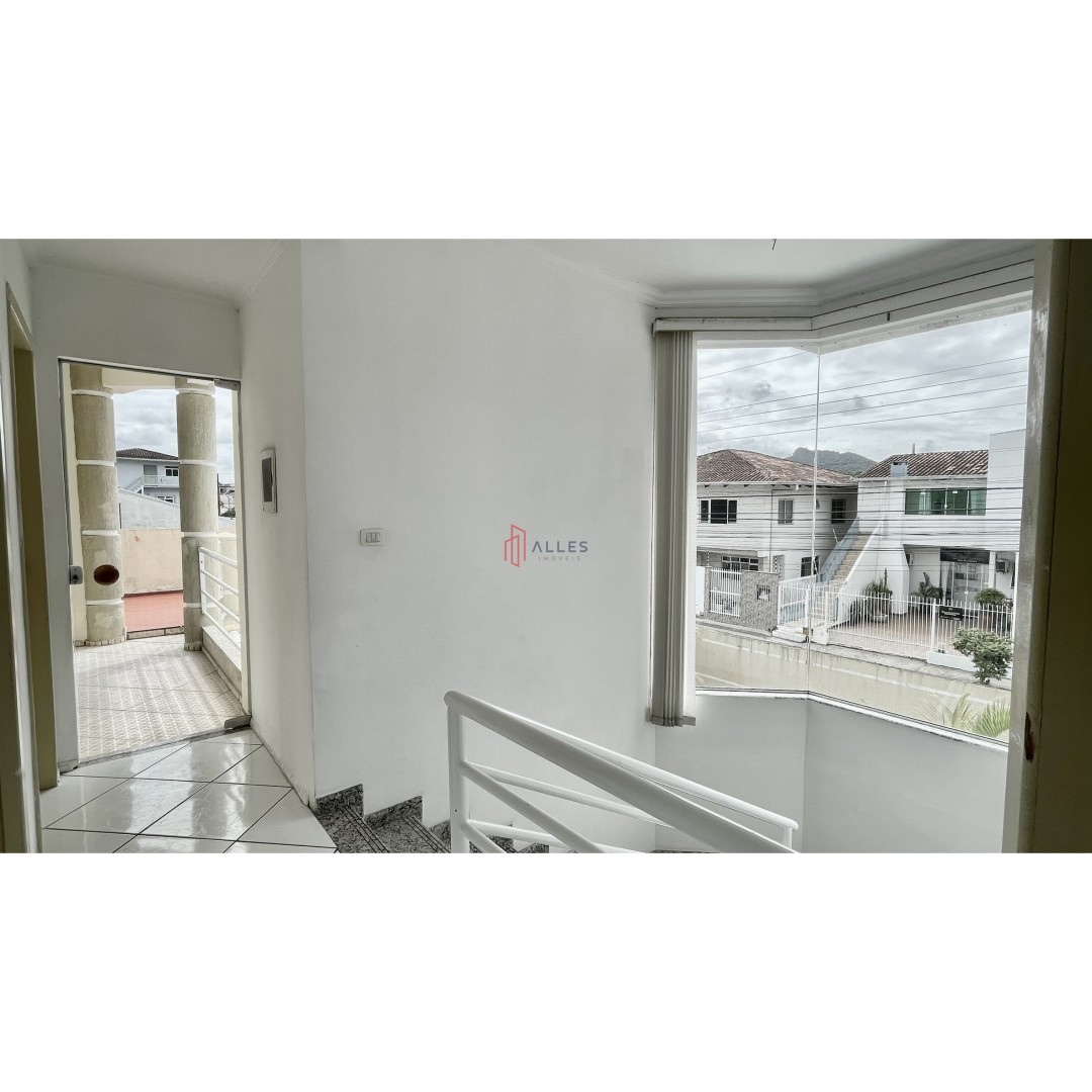 🏡✨ ALUGA-SE ANUAL | CASA COM PISCINA NO CENTRO DE BALNEÁRIO CAMBORIÚ/SC ✨🏡