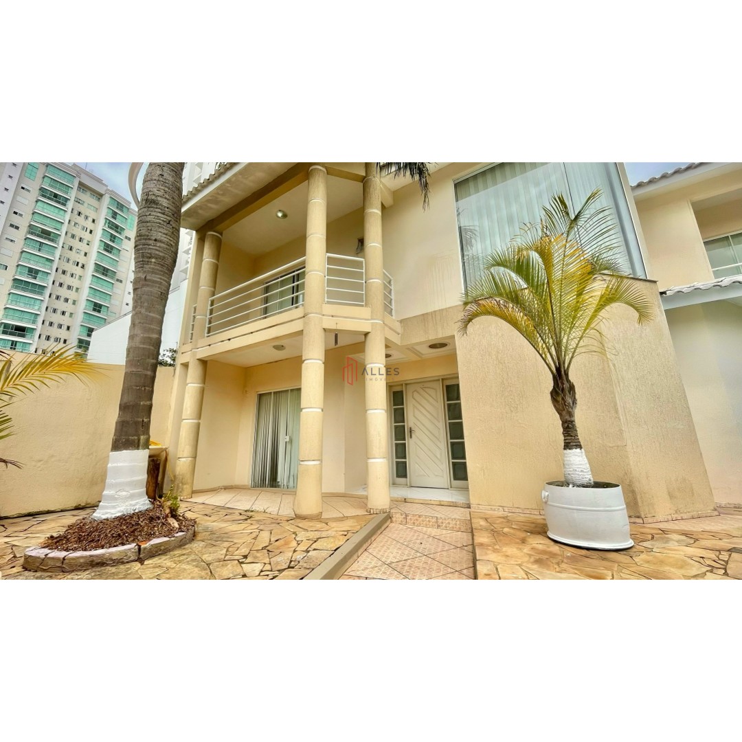 🏡✨ ALUGA-SE ANUAL | CASA COM PISCINA NO CENTRO DE BALNEÁRIO CAMBORIÚ/SC ✨🏡