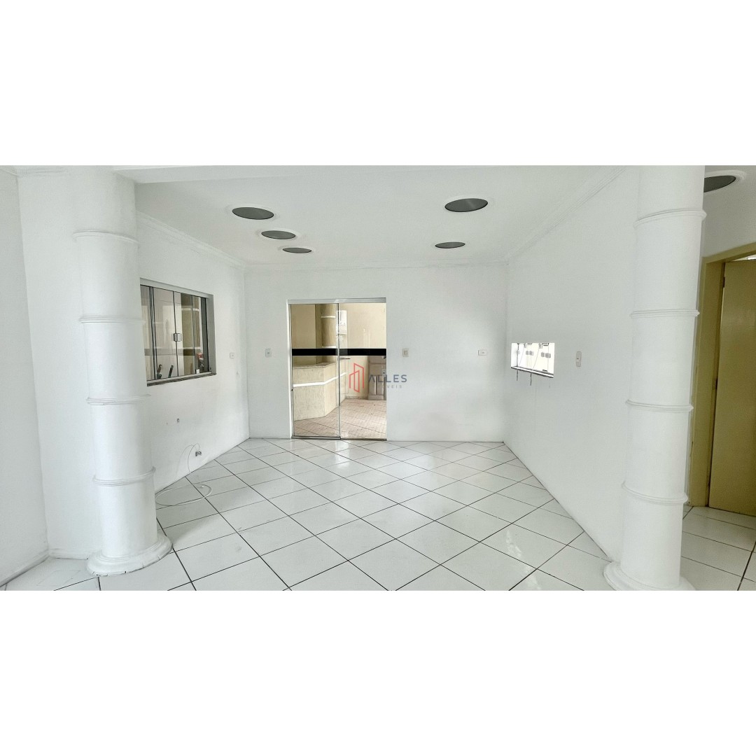 🏡✨ ALUGA-SE ANUAL | CASA COM PISCINA NO CENTRO DE BALNEÁRIO CAMBORIÚ/SC ✨🏡