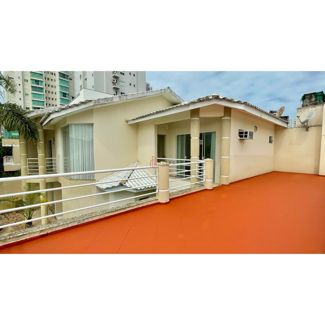 🏡✨ ALUGA-SE ANUAL | CASA COM PISCINA NO CENTRO DE BALNEÁRIO CAMBORIÚ/SC ✨🏡