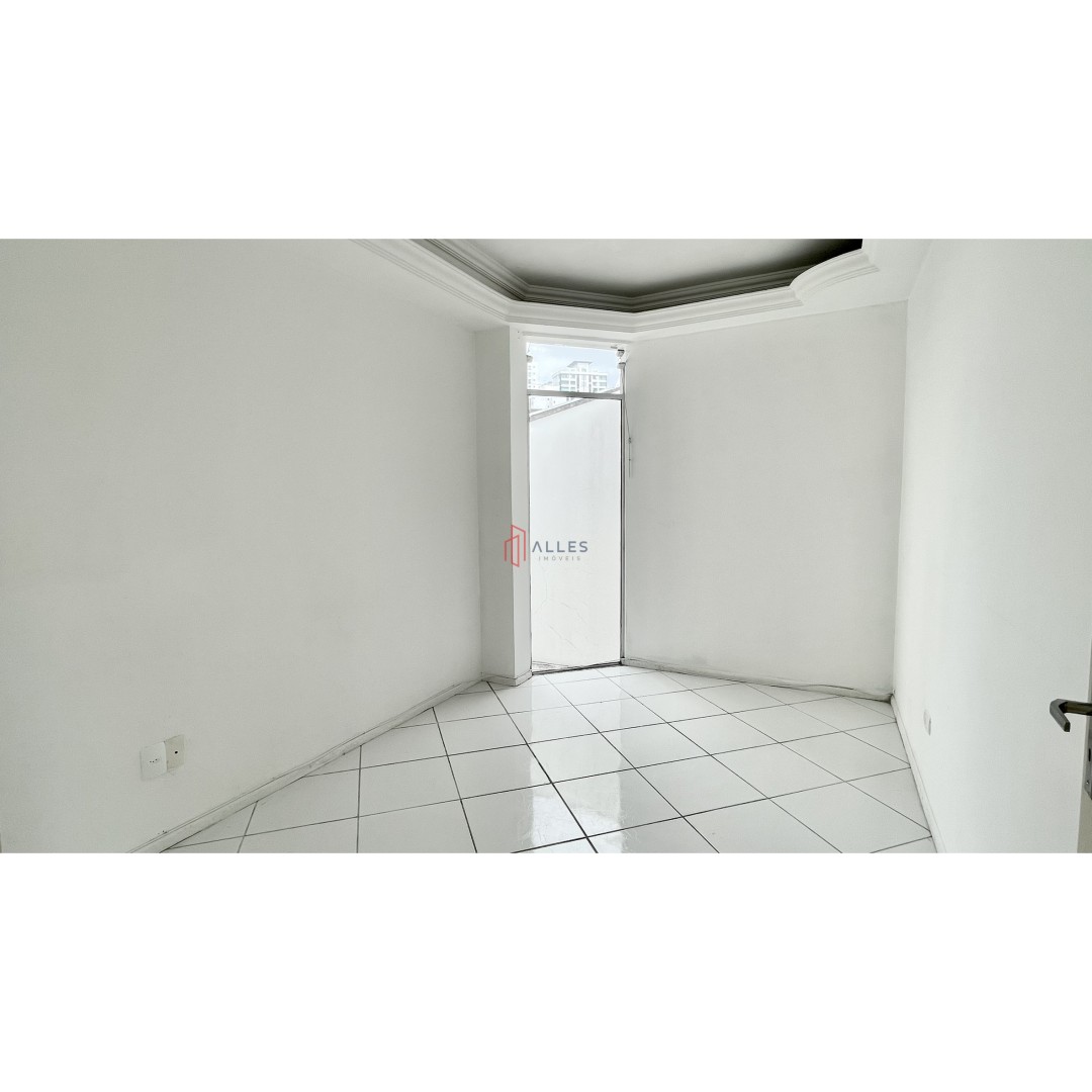 🏡✨ ALUGA-SE ANUAL | CASA COM PISCINA NO CENTRO DE BALNEÁRIO CAMBORIÚ/SC ✨🏡